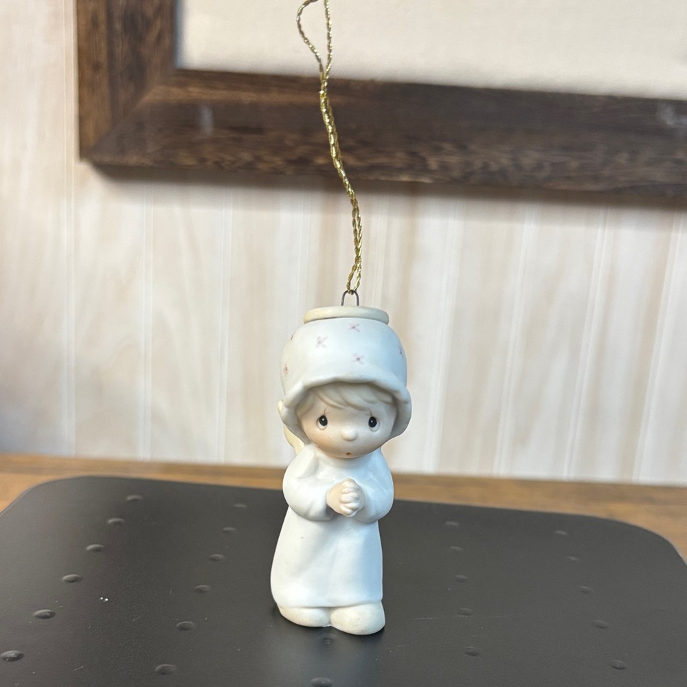 💕Vintage precious moments Holiday Ornament